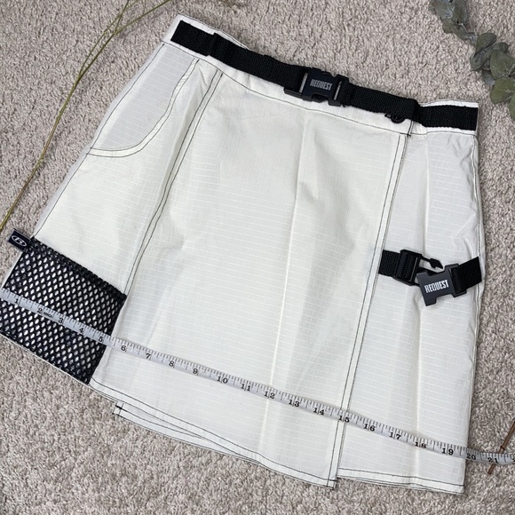 Request Mini Skirt | Size S - Picture 6 of 16